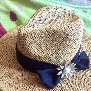 Large vintage brooch - silver and gold with big pearl center